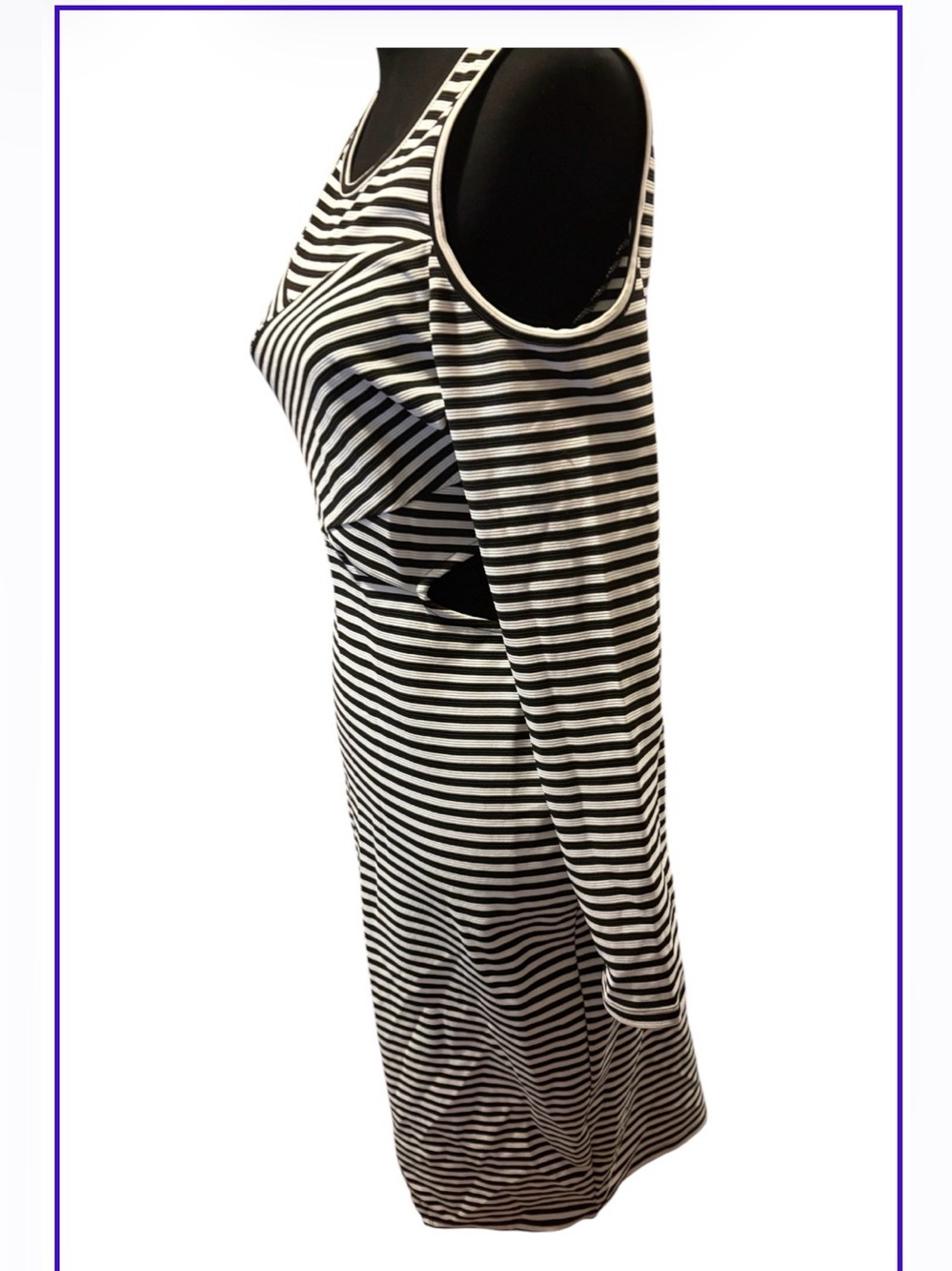 Black and White Striped Cold-Shoulder Bodycon Dress - Picture 4 of 7